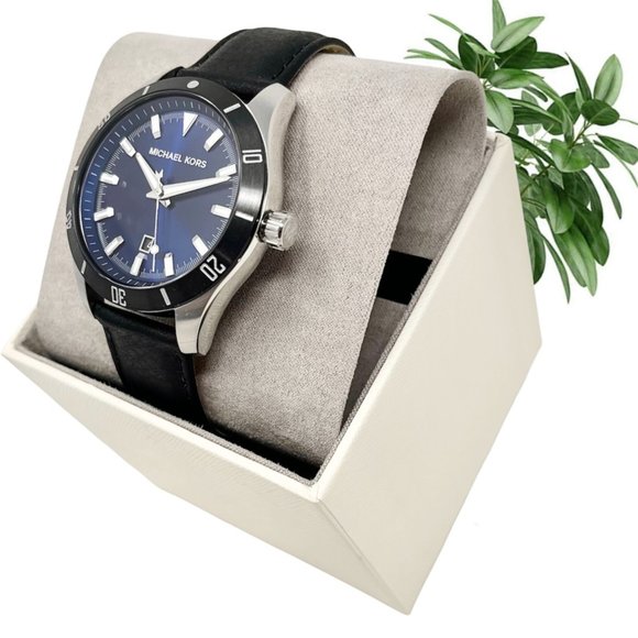 NWT MICHAEL KORS Layton Three-Hand Date Leather MK8854 Watch - Picture 6 of 10